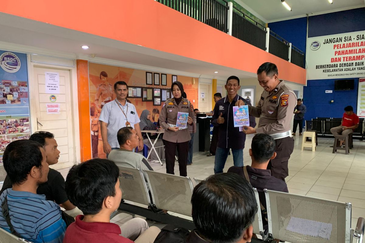 Ditlantas Polda Riau ajak peserta uji SIM wujudkan pemilu damai