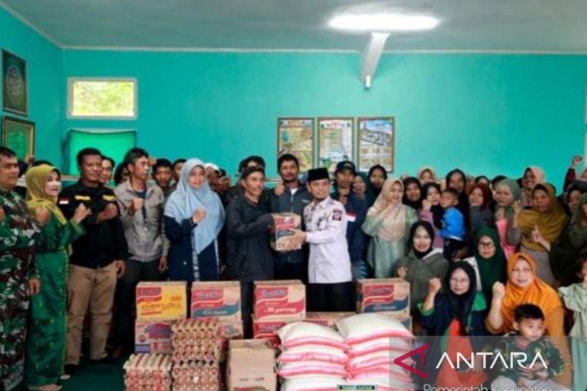 Pemkab Tanah Datar salurkan bantuan bagi pengungsi erupsi Marapi