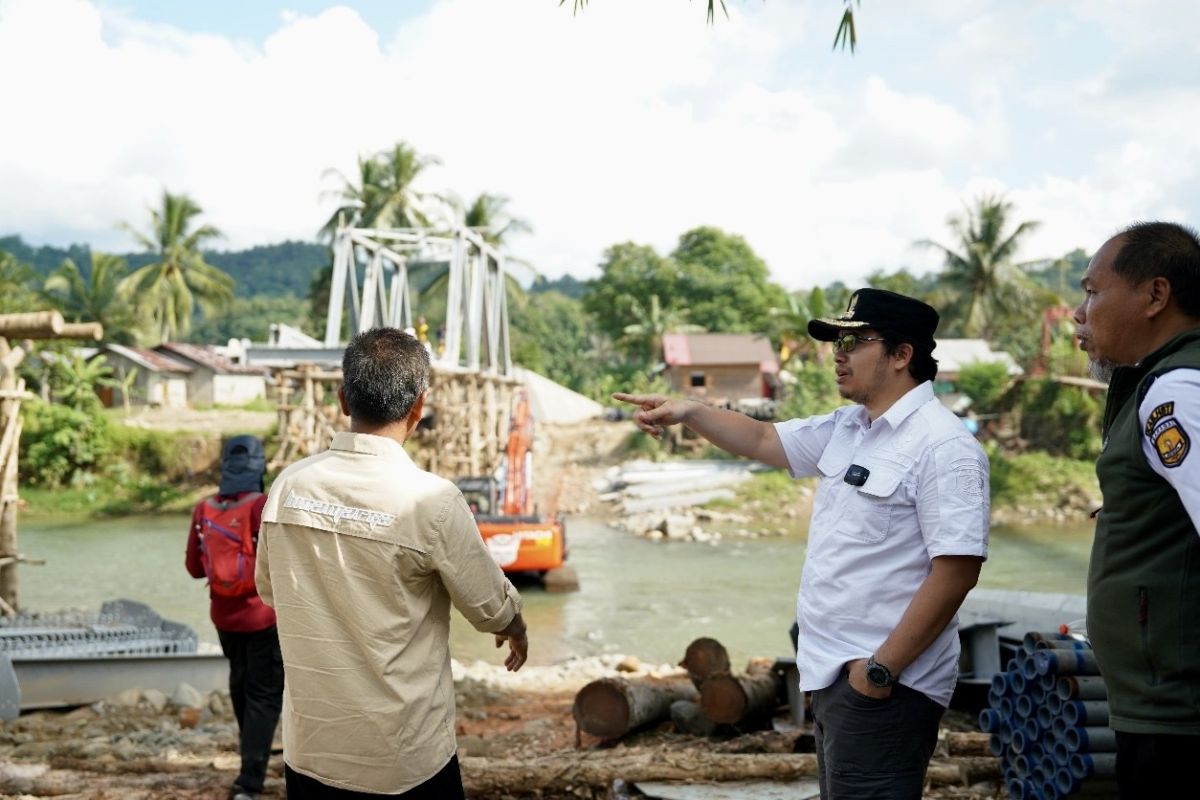 Pemkab HST bangun permanen jembatan darurat di Desa Alat