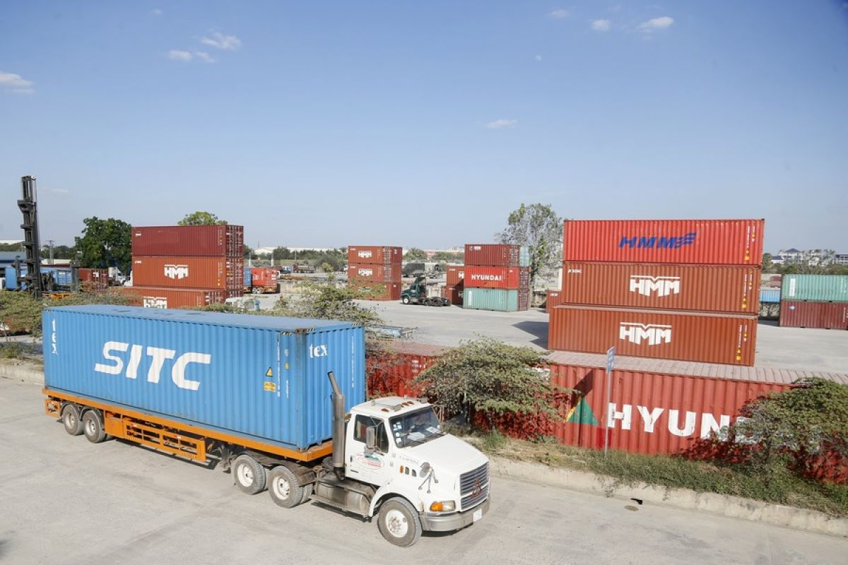 Perdagangan Kamboja-China tumbuh meski permintaan global melambat