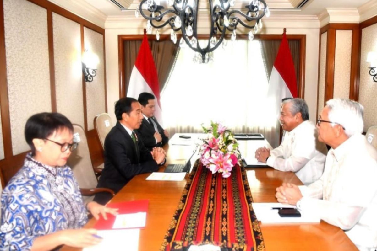 Jokowi discusses transportation cooperation with Philippines