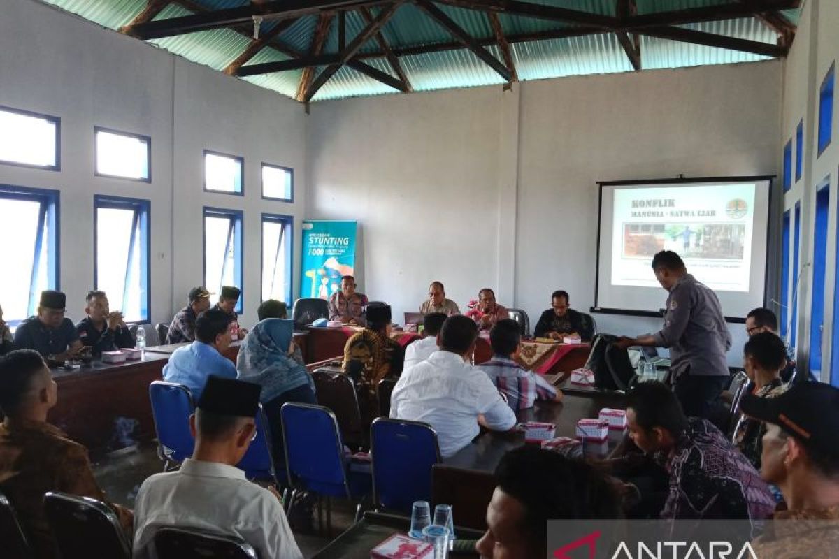 BKSDA Sumbar edukasi warga sekitar konflik harimau sumatra di Pasaman