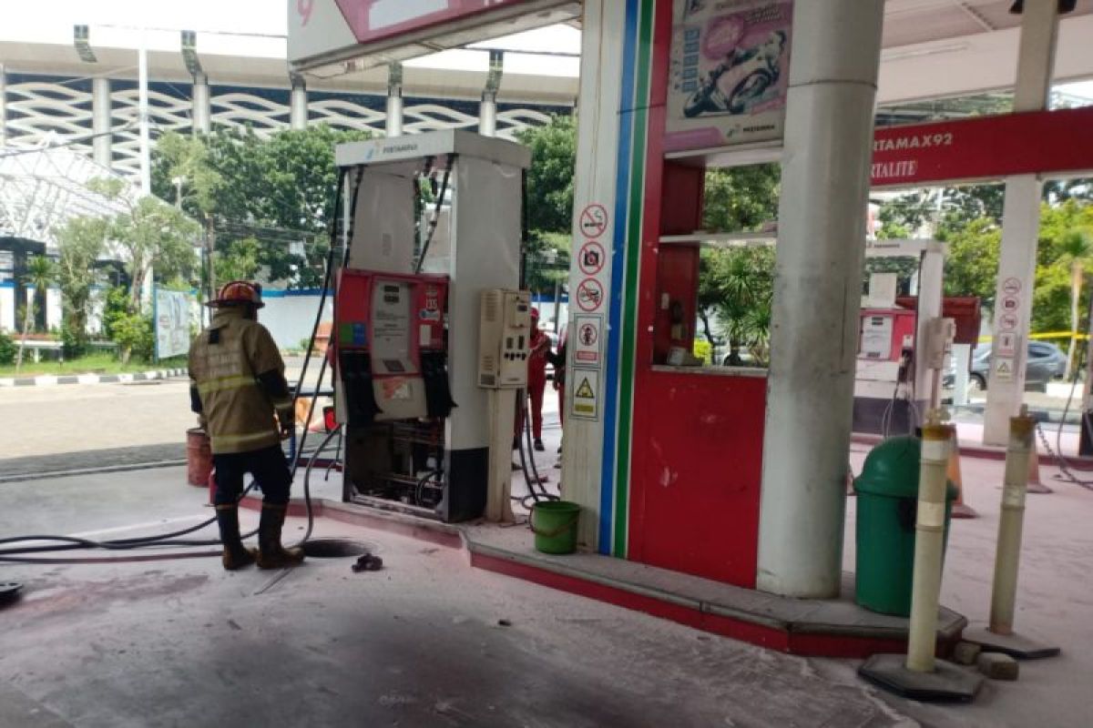 Polisi amankan instalasi kabel dari lokasi ledakan SPBU di Semarang