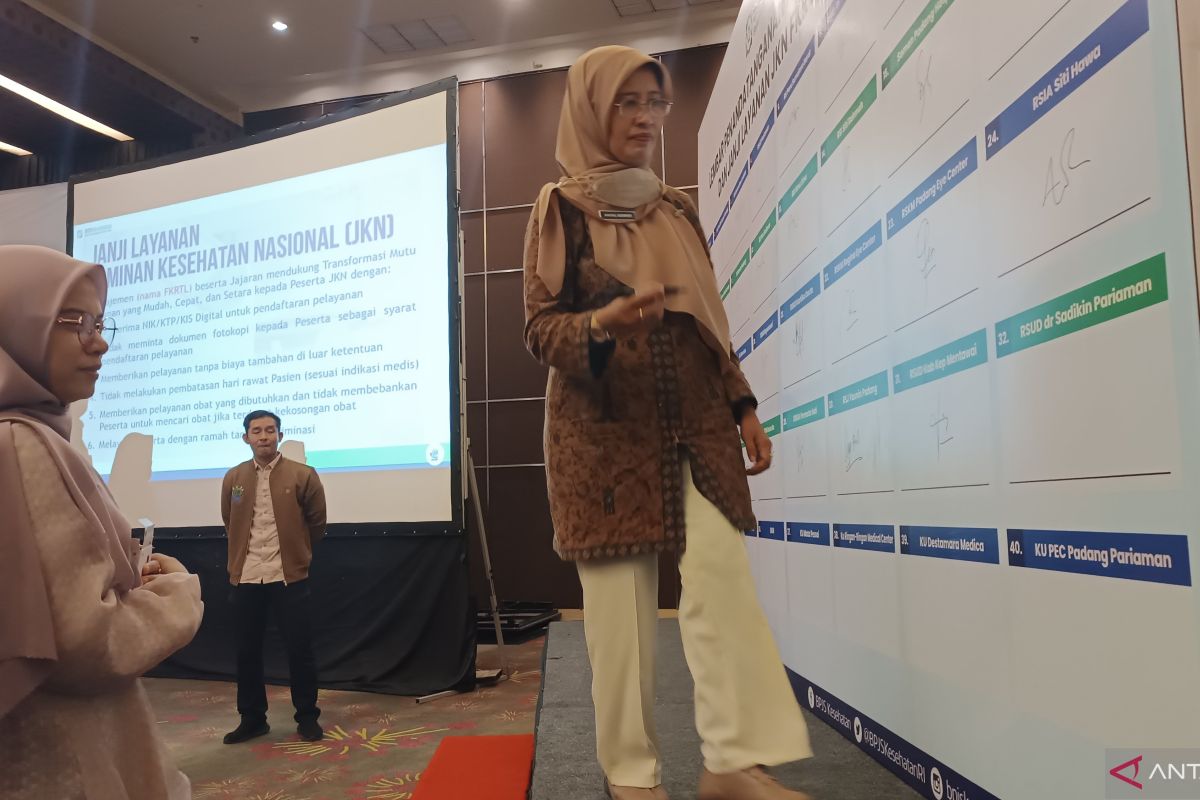 BPJS Kesehatan Padang dan mitra tandatangani Janji Layanan JKN 2024