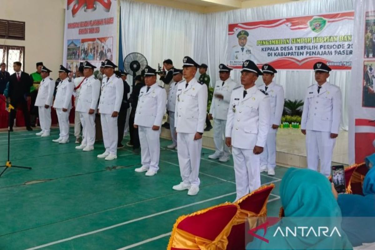 Penjabat Bupati Penajam Paser Utara  lantik 14 kepala desa terpilih