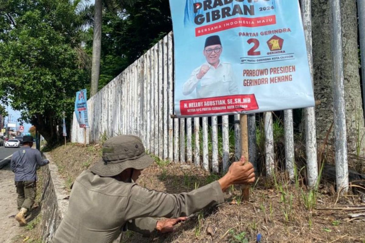 APK bergambar Wali Kota Cilegon Helldy Agustian ikut ditertibkan Bawaslu