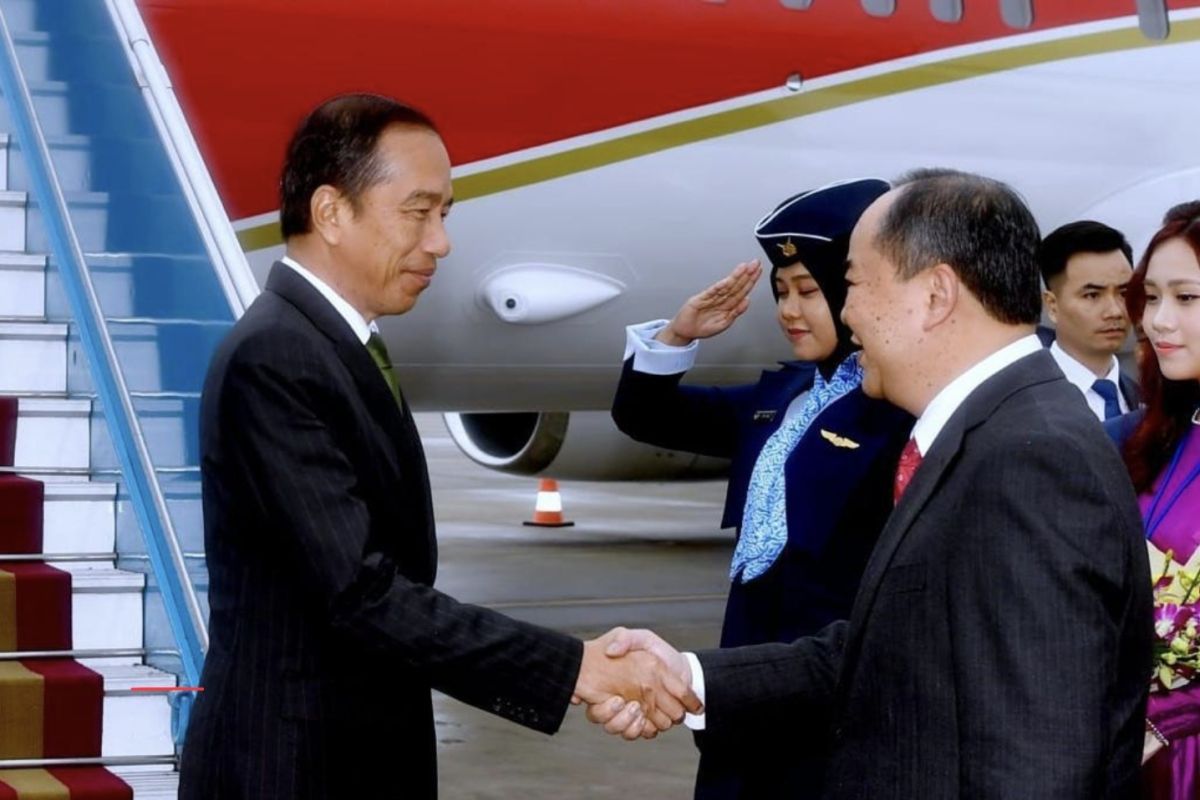 Presiden Jokowi tiba di Vietnam