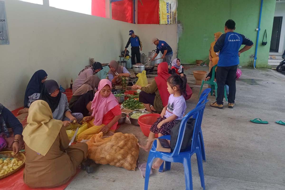 45 keluarga mengungsi akibat longsor di Banjarnegara