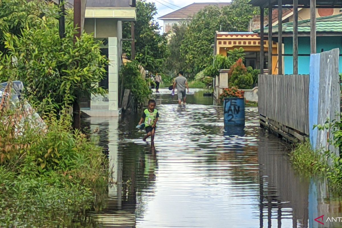 Sejumlah kawasan Kota Sampit banjir usai hujan lebat