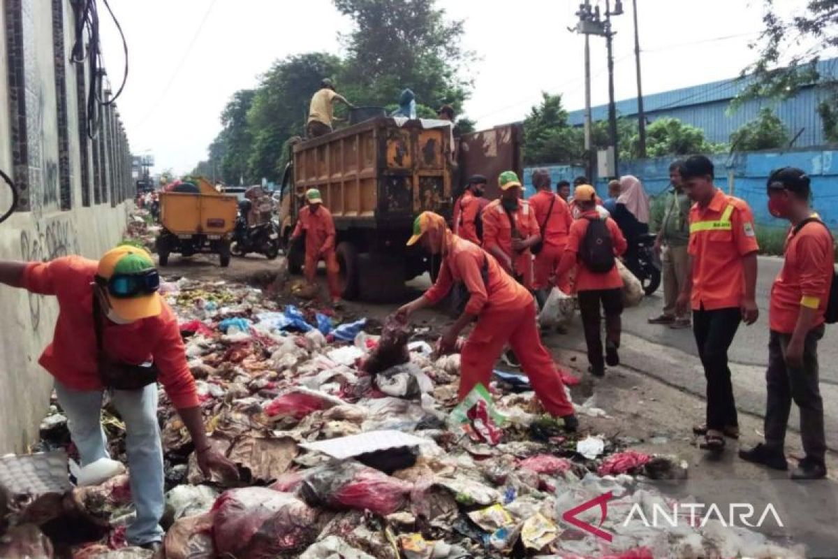 Warga Bekasi minta kaji ulang rencana kenaikan tarif retribusi sampah