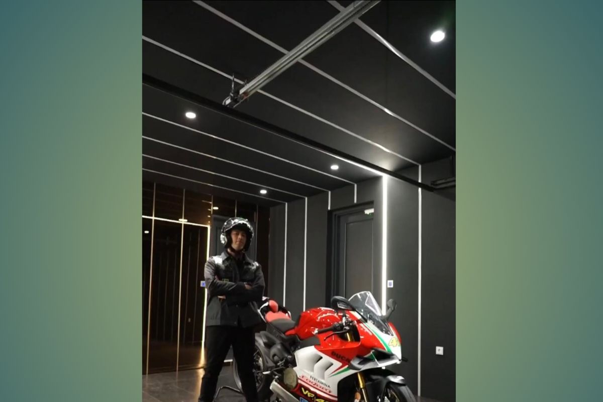 Raffi Ahmad Ikuti Kompetisi Desain Livery Motor VR46