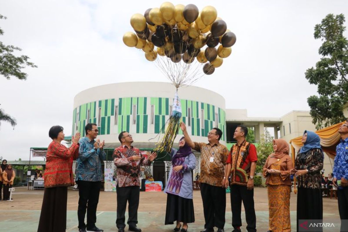 SMA Negeri 1 Pontianak edukasi perbankan kepada siswa melalui bank mini