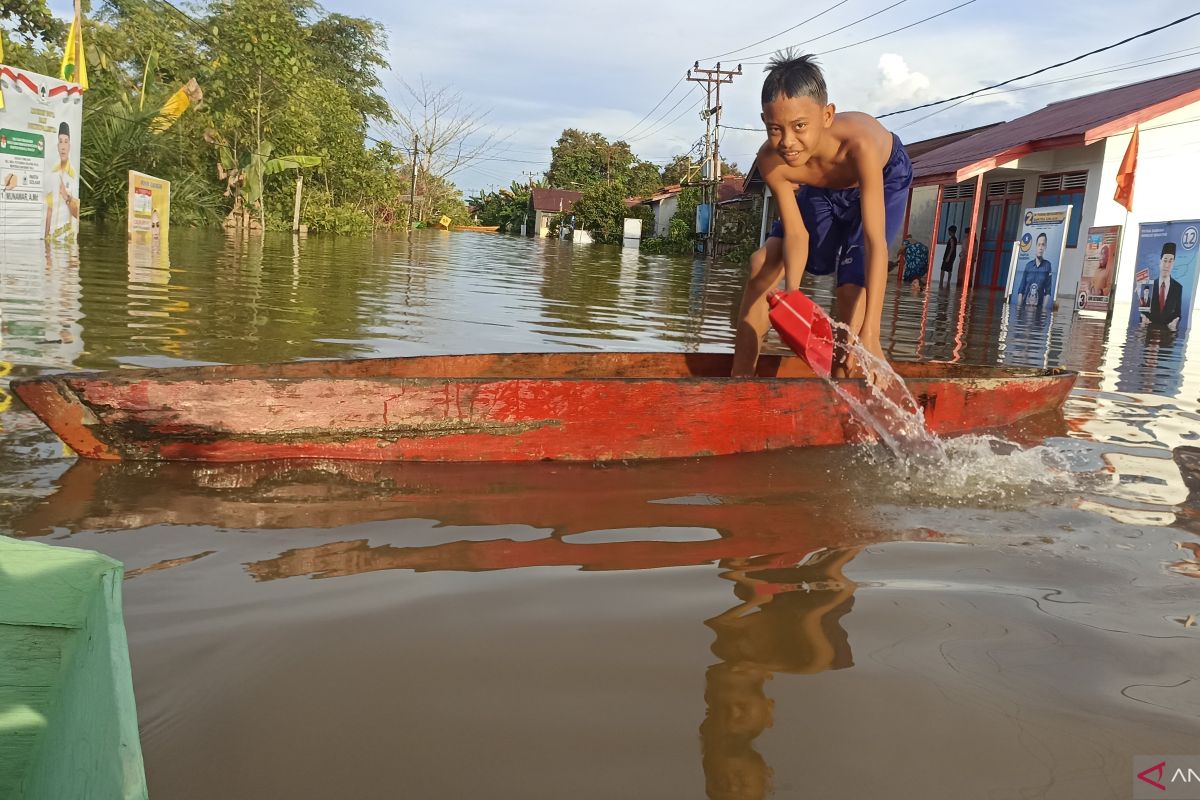 Pemkab Kapuas Hulu tetapkan tanggap darurat banjir rendam 10 kecamatan