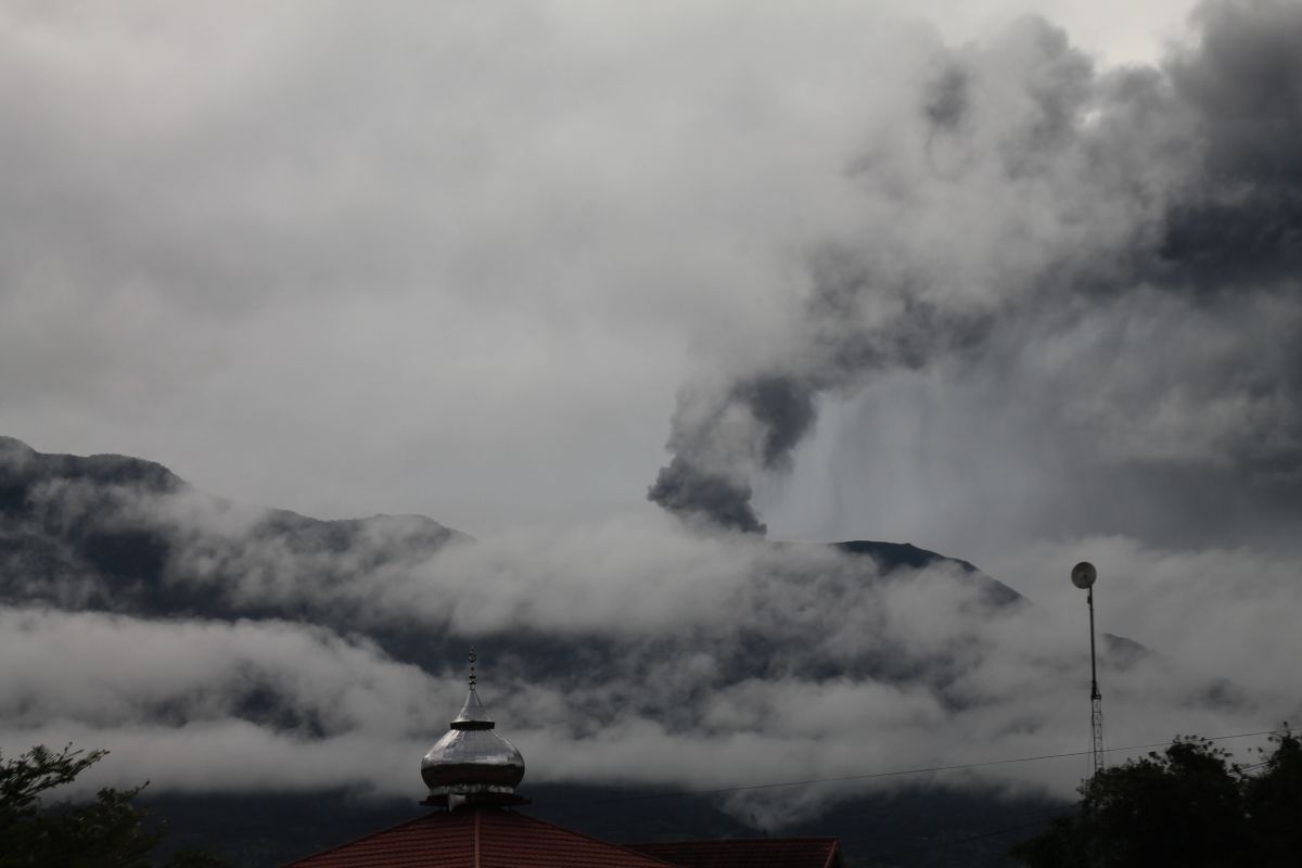BPBD Agam sebut sebanyak 126 jiwa berada di zona berbahaya erupsi Marapi