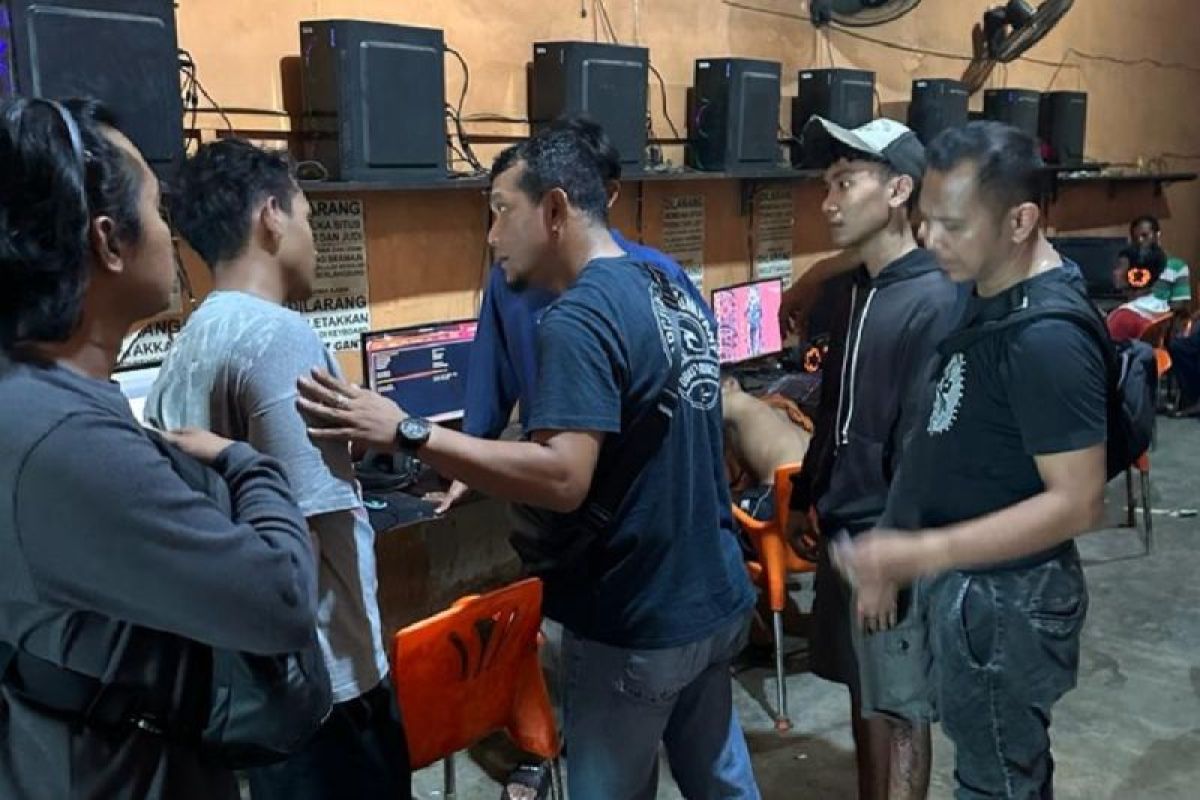 Polresta Deli Serdang tangkap tiga pria konsumsi narkoba di warnet