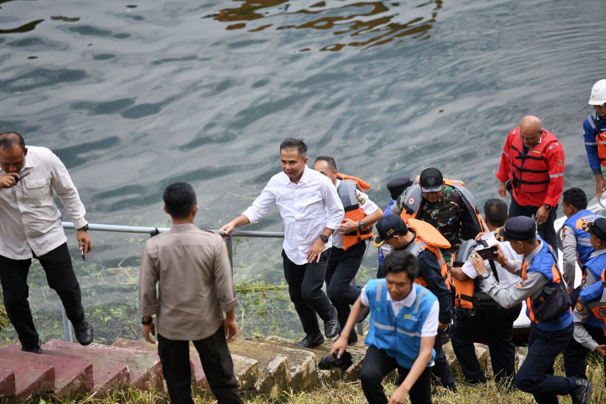 Bey: Penertiban keramba Cirata untuk menjaga kualitas air-operasi PLTA