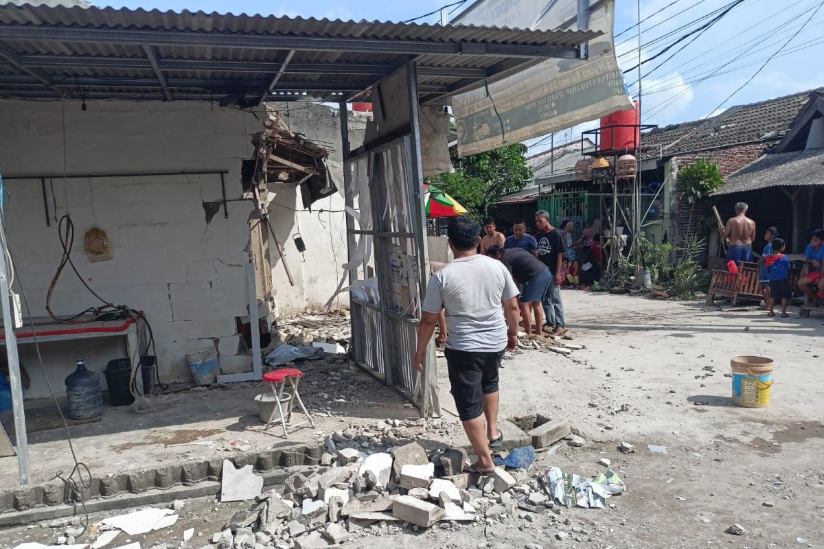 Toko laundry di Serang hancur akibat ledakan tabung gas