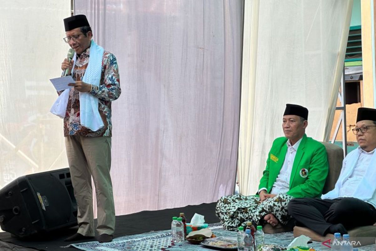 Mahfud janjikan program gaji guru ngaji berlaku untuk semua agama