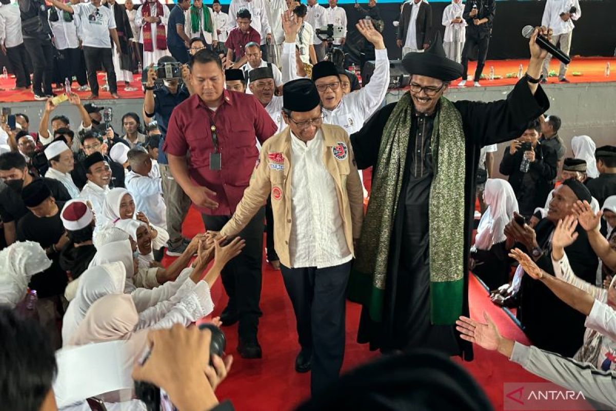 Cawapres Mahfud: Dana abadi pesantren akan biayai program gaji guru mengaji