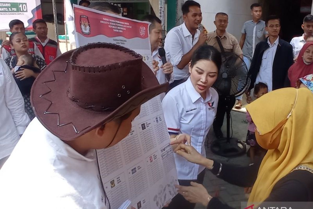 Perindo sosialisasikan tata cara pencoblosan surat suara di Surabaya