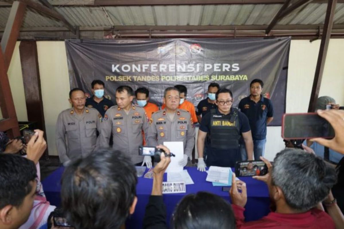 Polisi tangkap dua DPO eksekutor begal di Surabaya