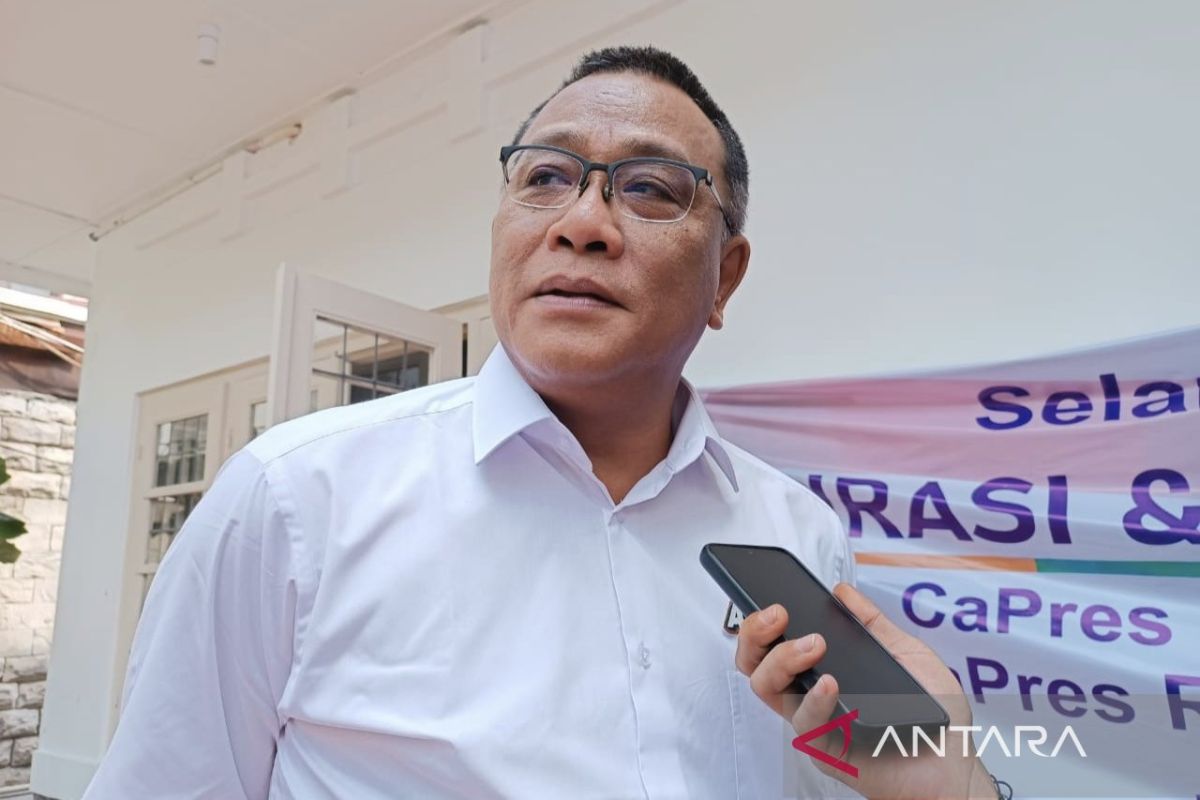 Jumhur Hidayat: Manajemen Garuda Indonesia jangan arogan pada Serikat Pekerja nanti kualat