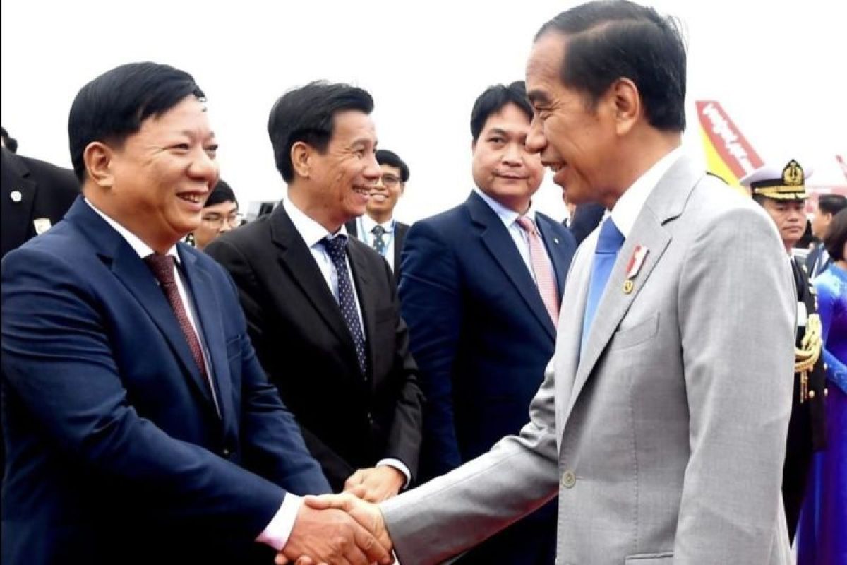 Jokowi bertolak ke Brunei Darussalam setelah kunjungan kenegaraan di Vietnam