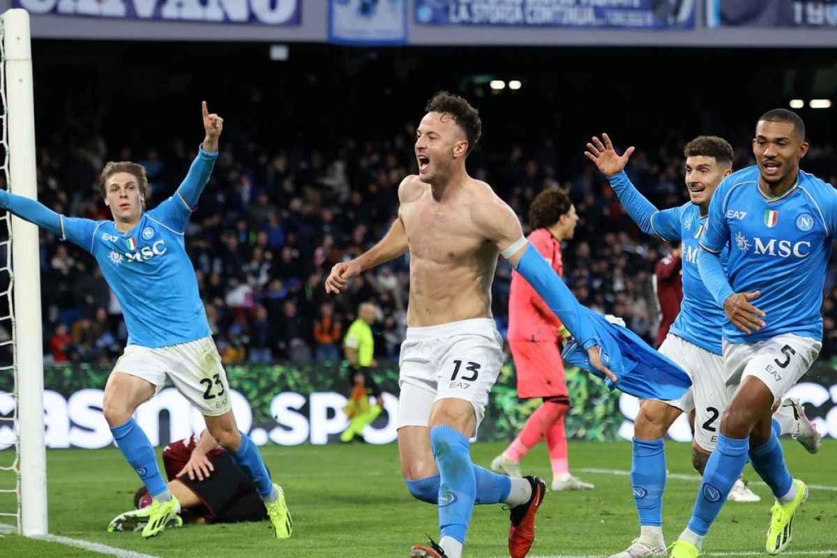 Napoli kalahkan Salernitana 2-1 di Liga Italia