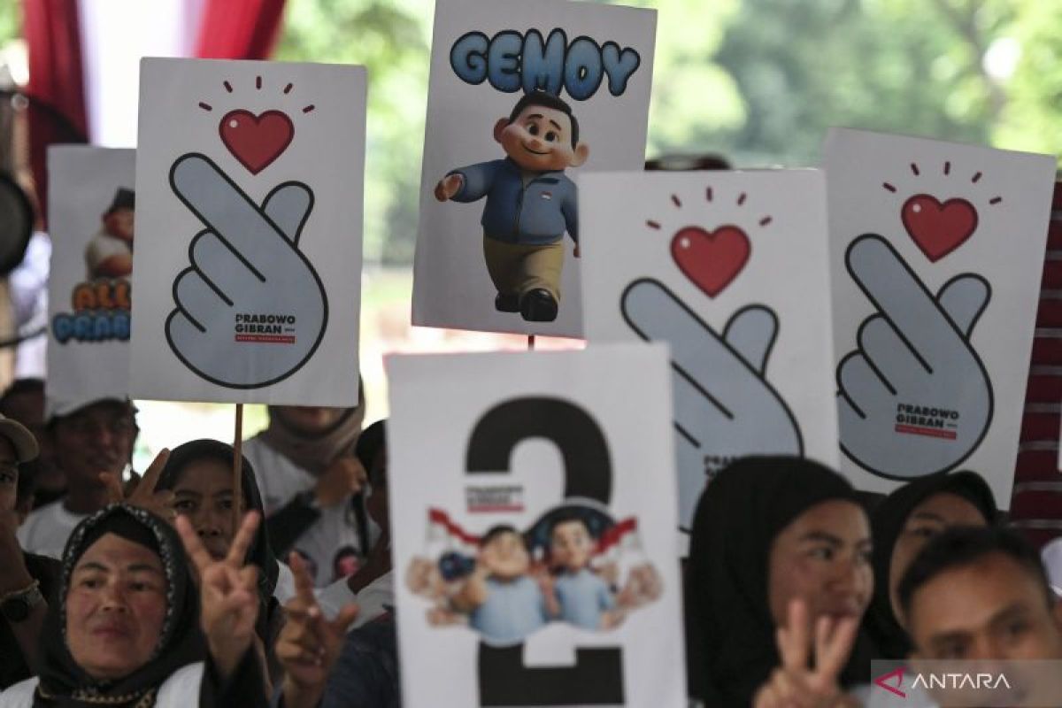 Hari ke-50 kampanye, Prabowo berada di Jakarta dan Gibran blusukan di Warakas