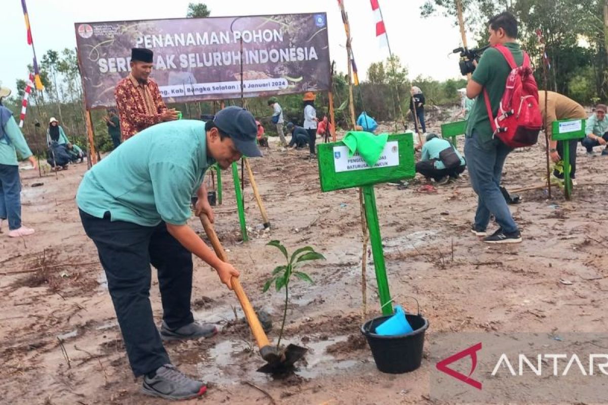 BPDASHL Baturusa Cerucuk tanam 500 bibit pohon di Desa Payung