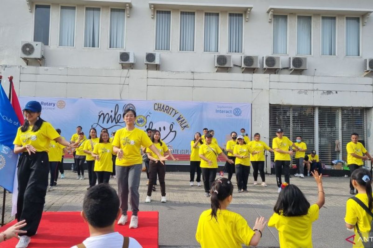 Ratusan pelajar dan guru beri bantuan ABK lewat kegiatan amal