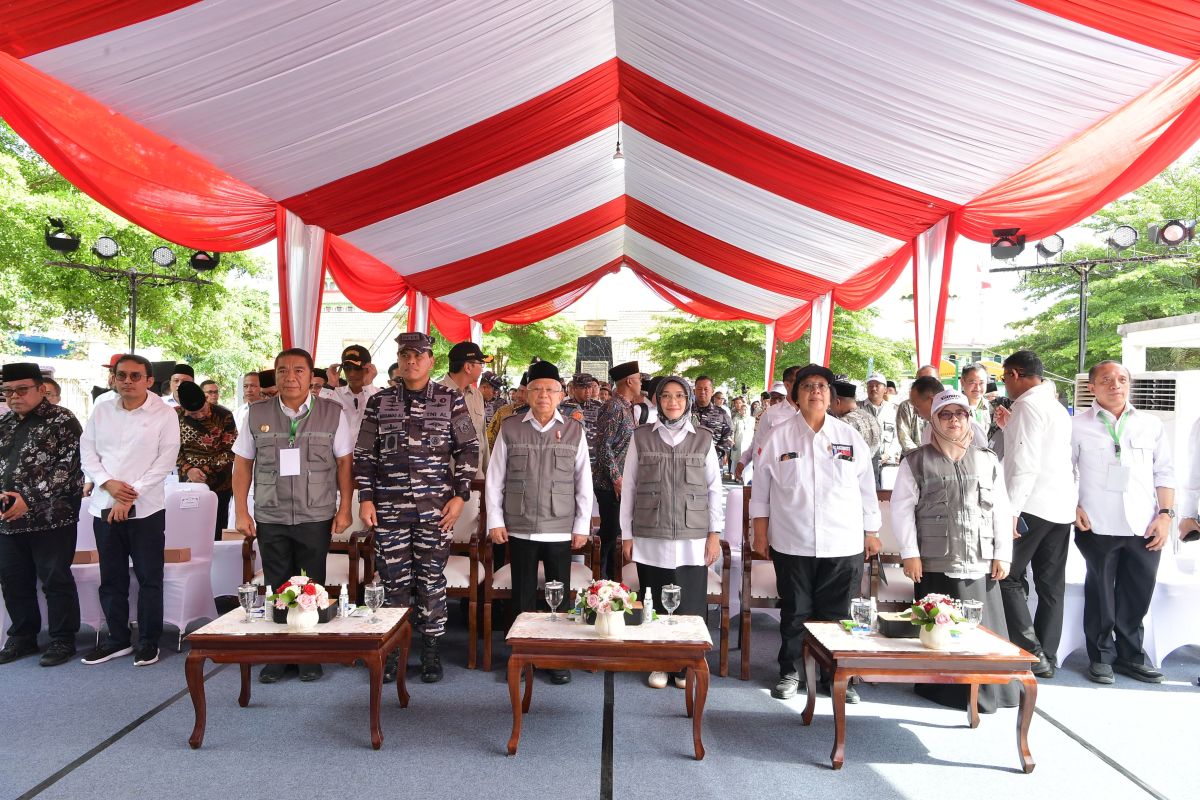 VP Ma'ruf Amin launches environmental cleaning program in Banten