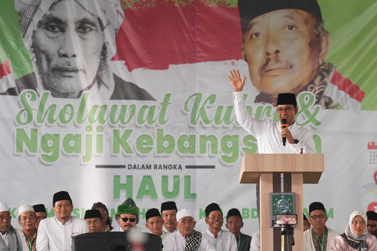 Anies hadiri Haul Akbar K.H. Abdul Chalim dan K.H. Maksum