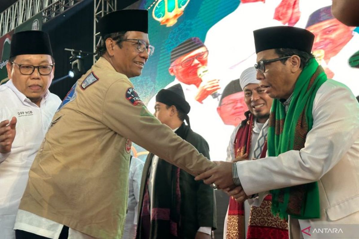 Mahfud MD dinobatkan guru bangsa dari MGB