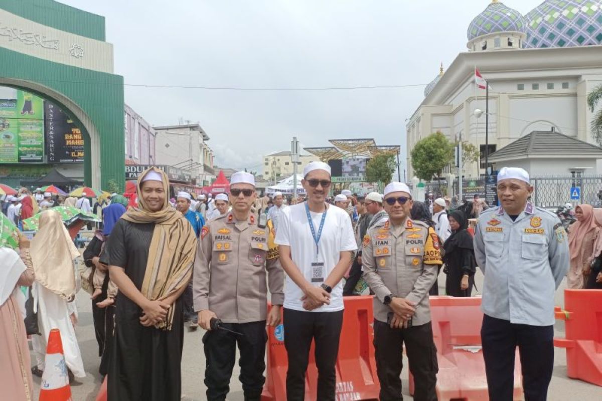 Bupati Banjar tinjau Perempatan Sekumpul yang dipenuhi ribuan jamaah