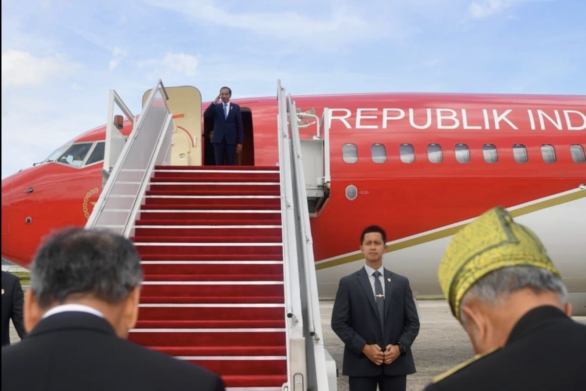 Presiden Jokowi kembali ke Tanah Air usai hadiri resepsi Pangeran Mateen di Brunei