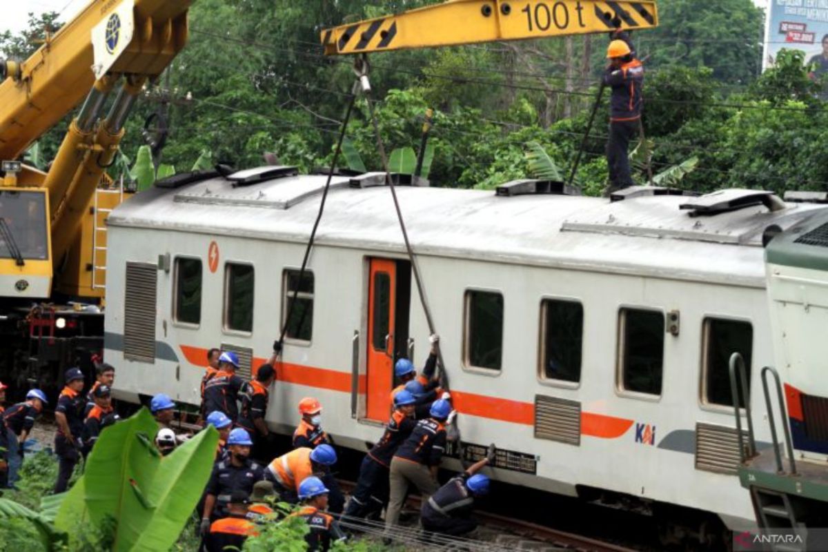 Evakuasi KA Pandalungan selesai, jalur kereta sudah bisa dilewati