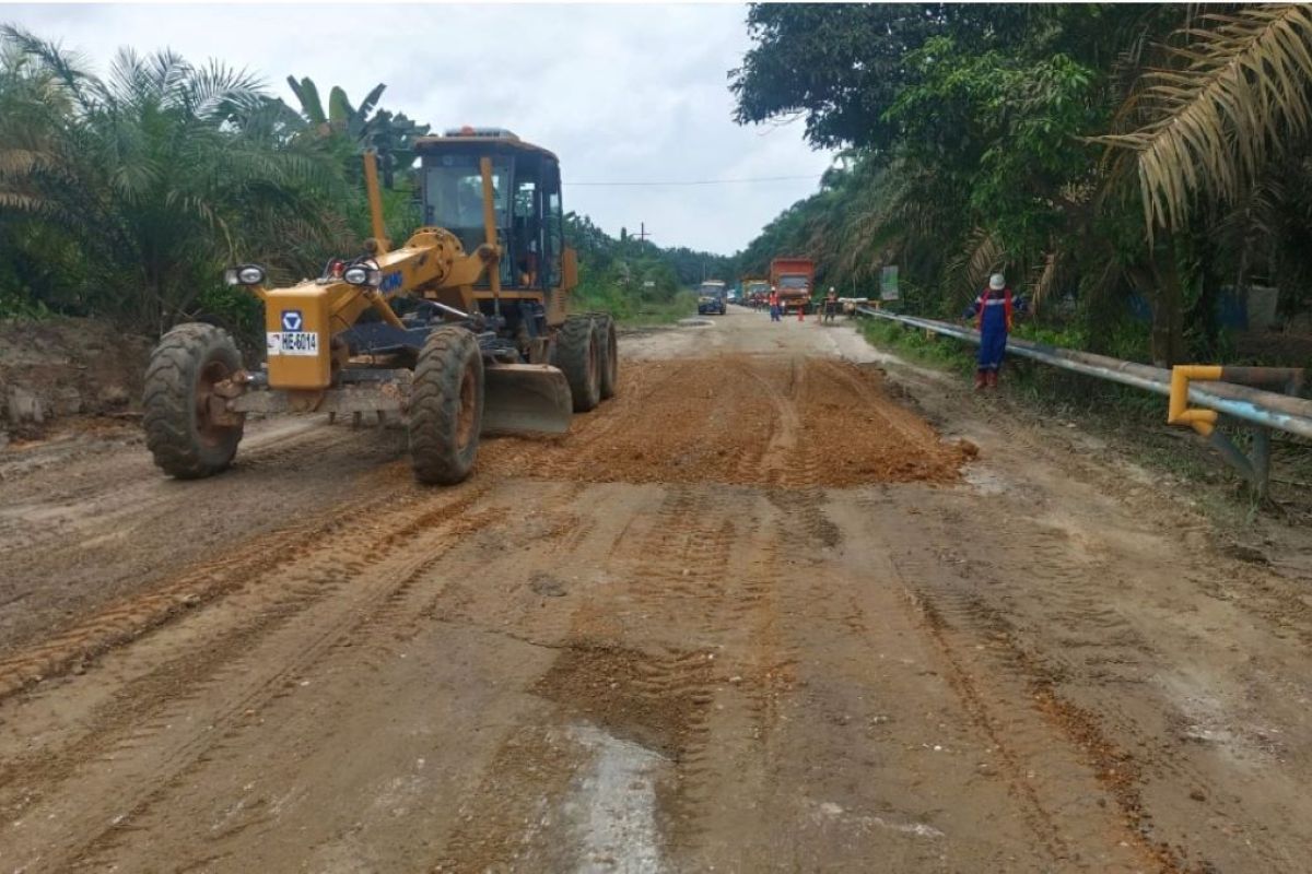 PHR  perbaiki dan rawat jalan sepanjang 7.365 kilometer 