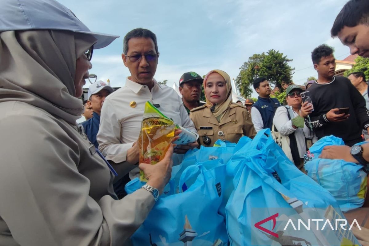Pemprov DKI Jakarta gelar sembako murah di Duren Sawit