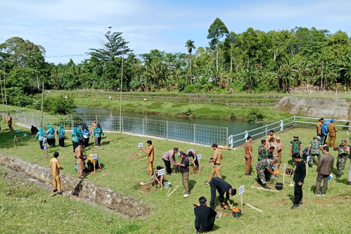 Polisi dan TNI di Lampung tanam 1.000 pohon guna lestarikan lingkungan