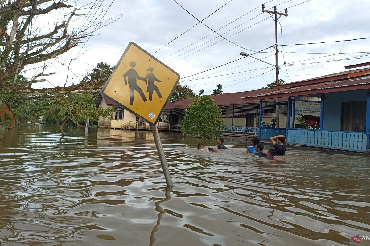 Warga terdampak banjir di Kapuas Hulu bertambah menjadi 30.169 jiwa