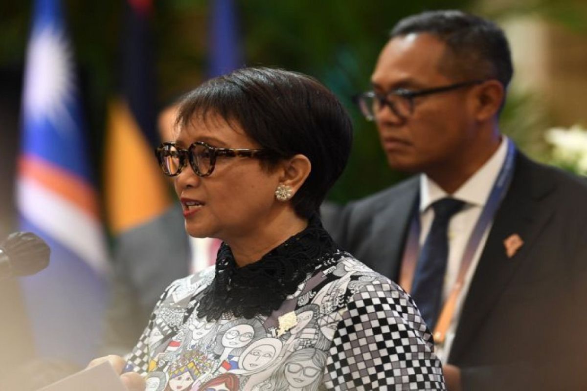 Menlu Retno Marsudi dampingi Jokowi hadiri resepsi pernikahan Pangeran Mateen