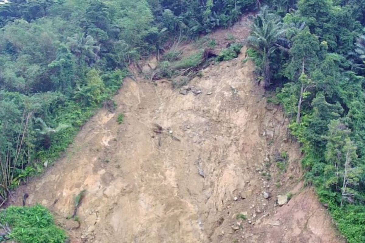 Status longsor di Pulau Serasan Natuna naik ke siaga darurat bencana