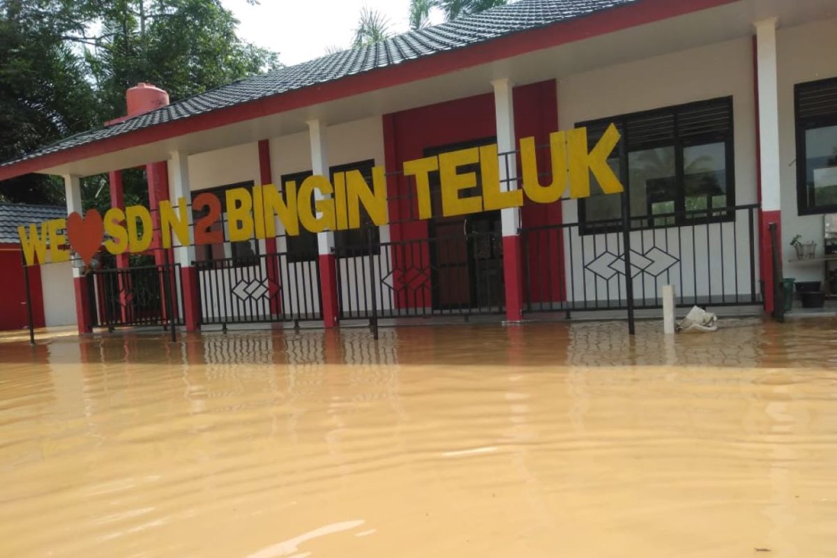 Aktivitas sekolah di Muratara terganggu bahkan terhenti akibat banjir