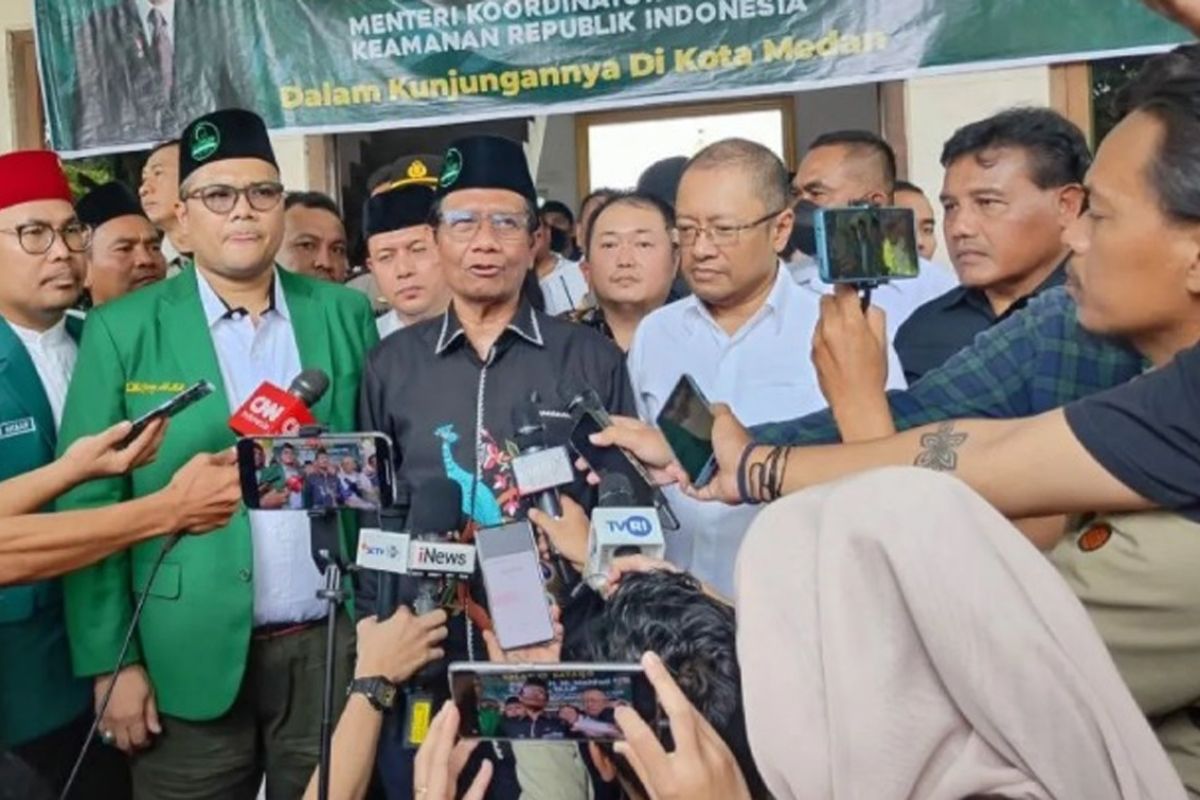 Menko Polhukam Mahfud MD ajak parpol santuni anak yatim demi kebaikan negara