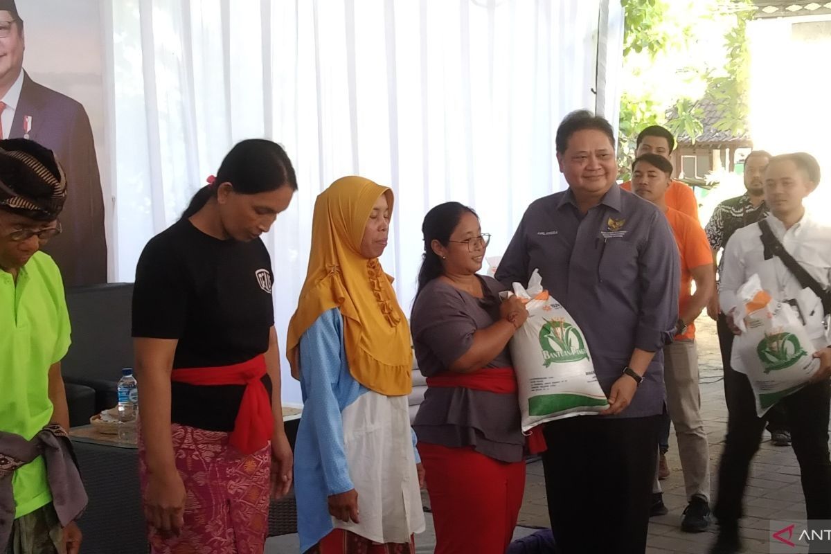 Airlangga Hartarto tepis tudingan bantuan beras untuk kepentingan politik