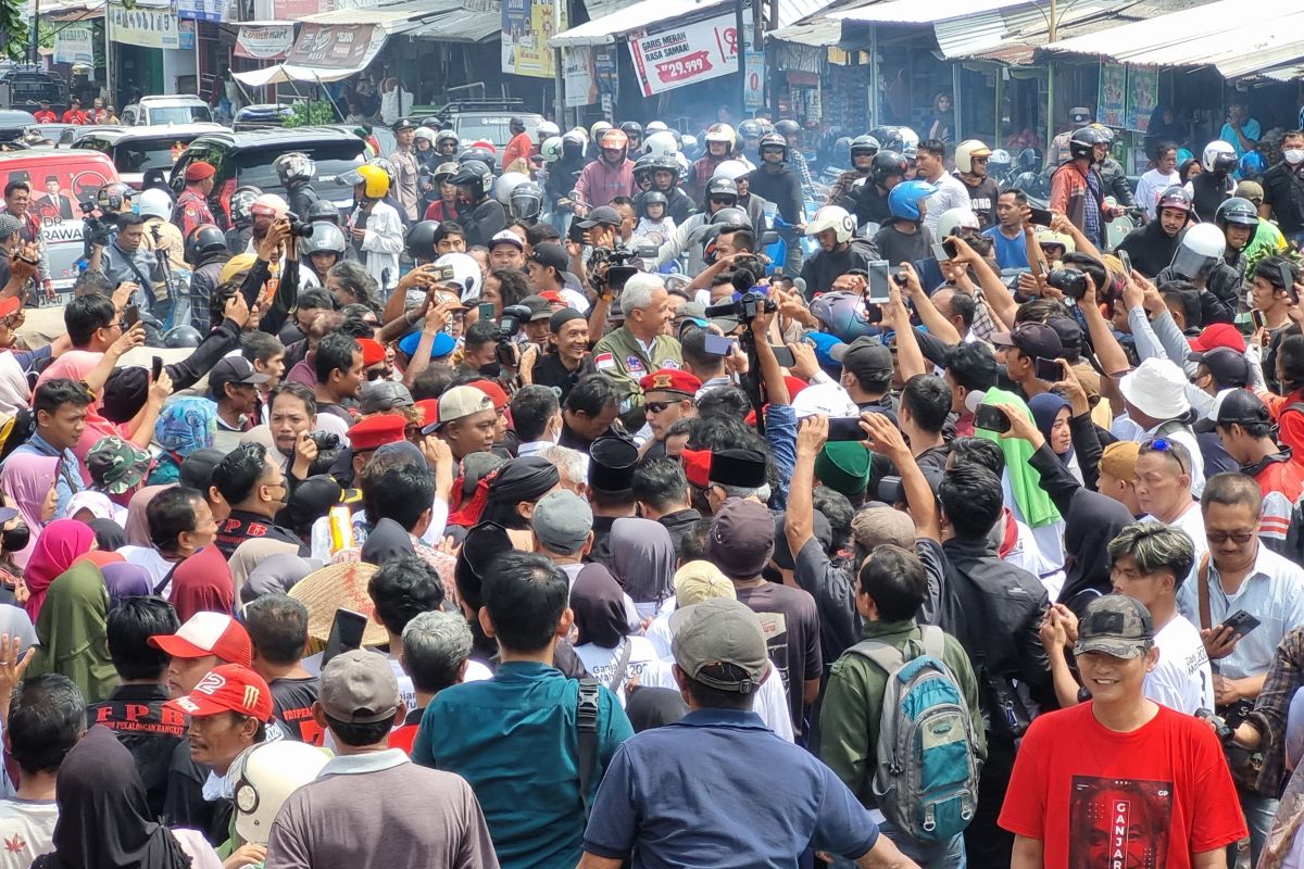 Warga Pekalongan antusias sambut safari politik Ganjar Pranowo