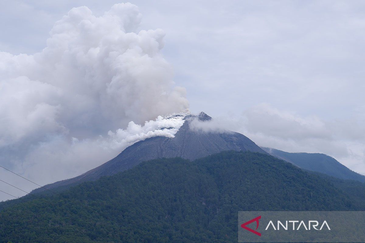 PVMBG: Tetap waspada aktivitas vulkanik Gunung Lewotobi masih tinggi