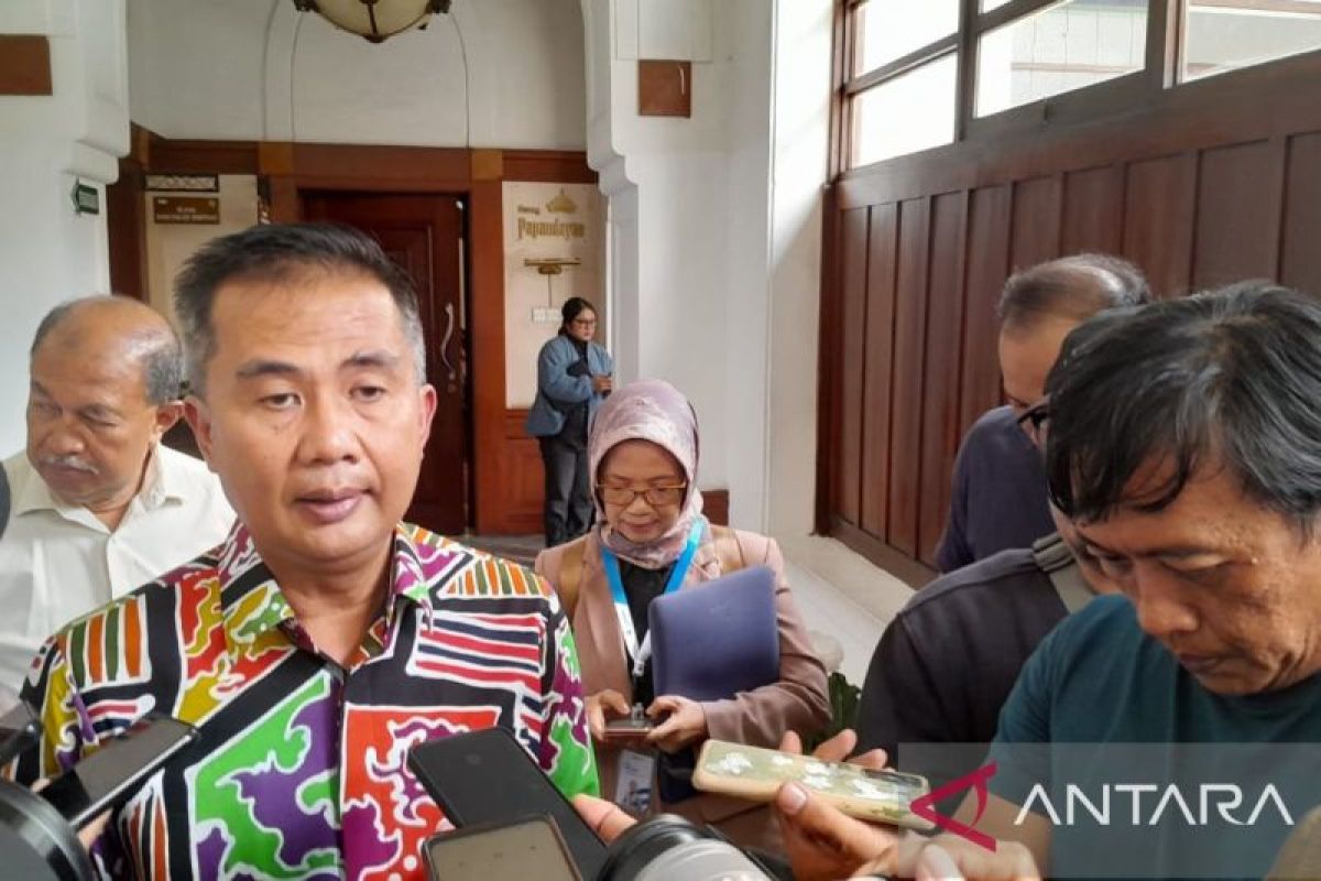 Bey minta kabupaten/kota lakukan persiapan soal kenaikan pajak hiburan