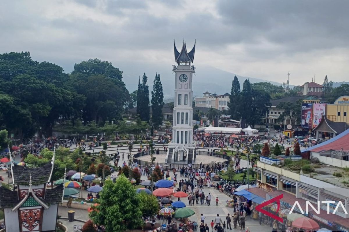 Pemkot Bukittinggi bayarkan Rp13,5 miliar bantu Iuran Komite untuk 5.695 pelajar